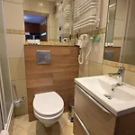 - Apartman *