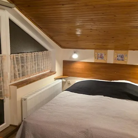 - Apartmán